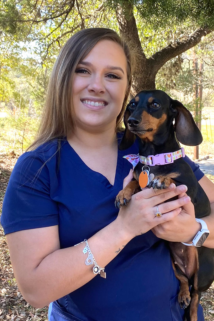 Meet Alysa, Veterinary Assistant